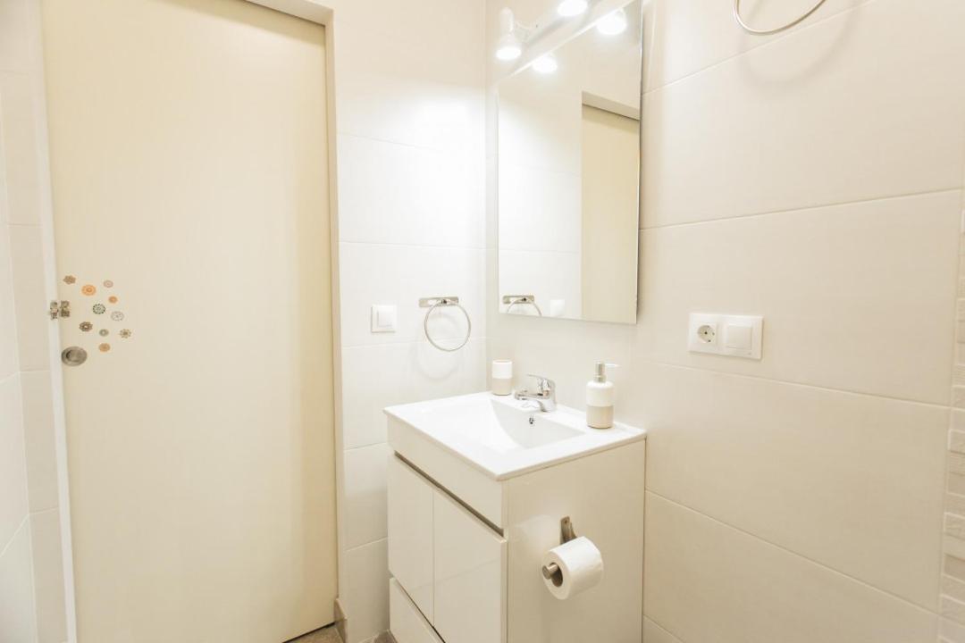 Wide And Diaphanous- 3Bd 2Bth- Alcazar Sevilla Bagian luar foto