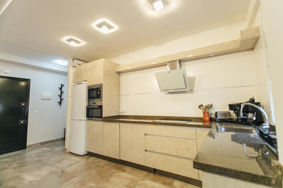 Wide And Diaphanous- 3Bd 2Bth- Alcazar Sevilla Bagian luar foto