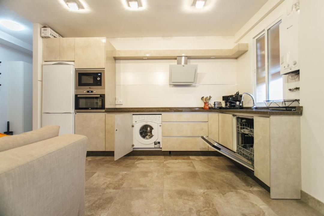 Wide And Diaphanous- 3Bd 2Bth- Alcazar Sevilla Bagian luar foto