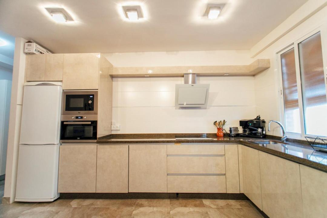 Wide And Diaphanous- 3Bd 2Bth- Alcazar Sevilla Bagian luar foto