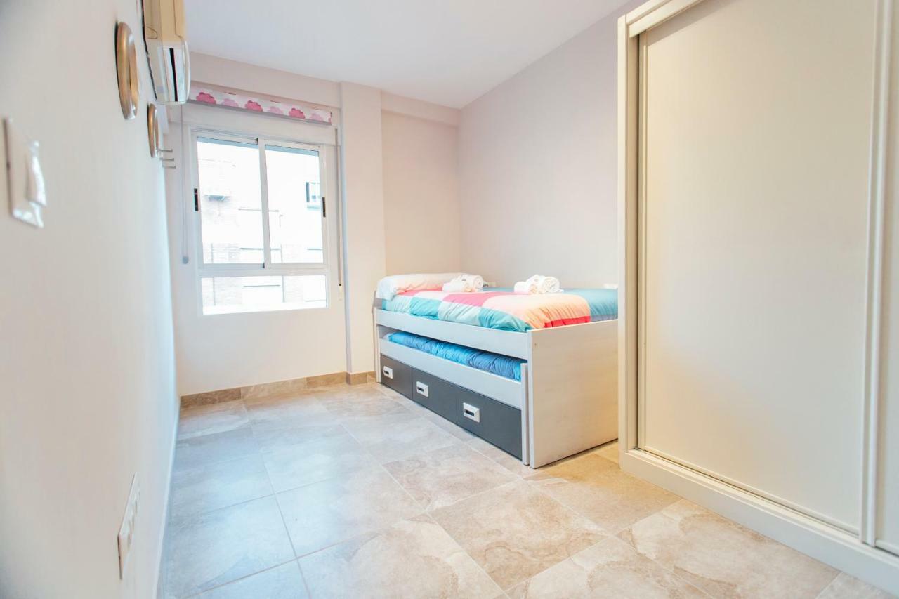 Wide And Diaphanous- 3Bd 2Bth- Alcazar Sevilla Bagian luar foto