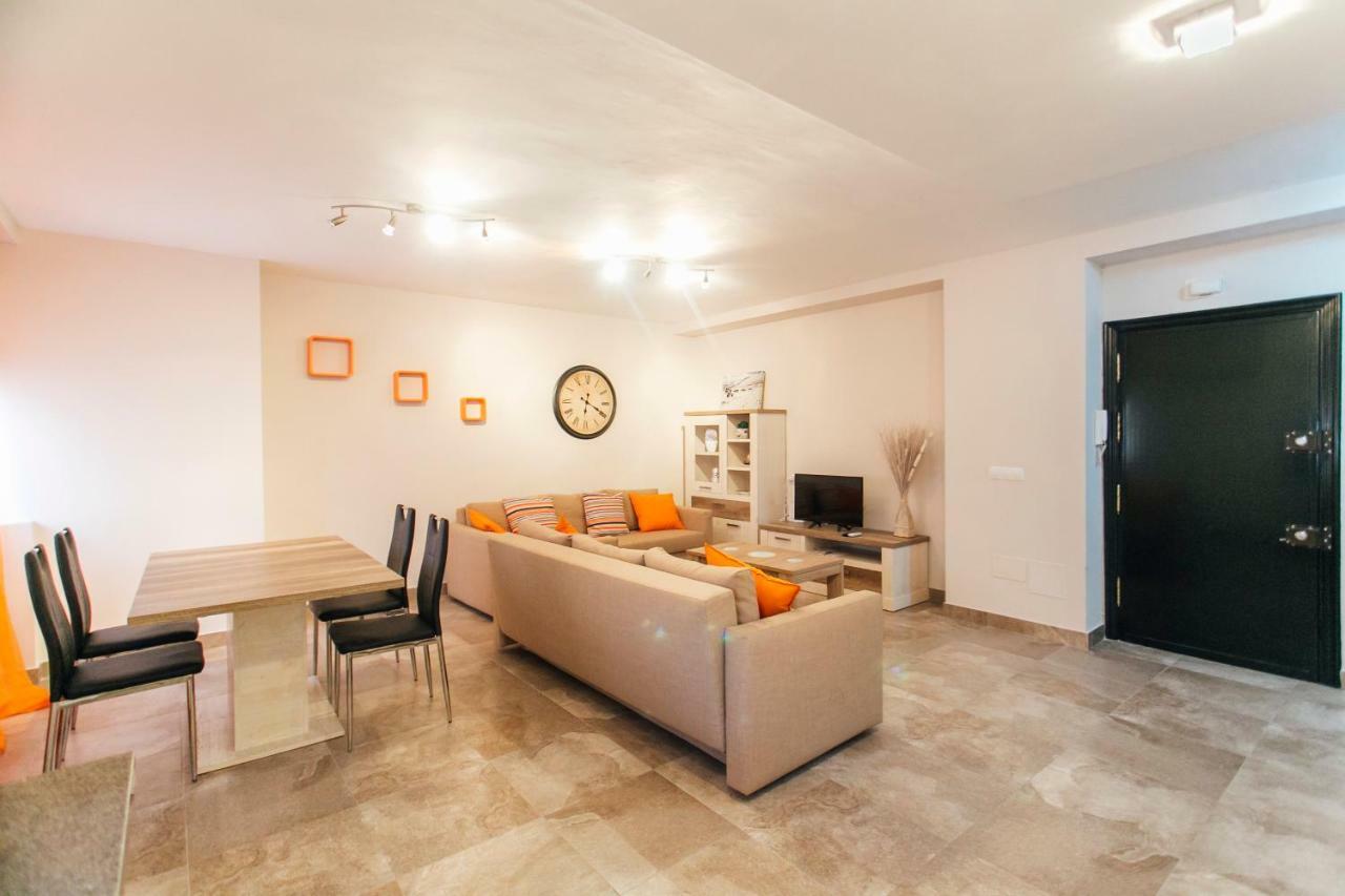 Wide And Diaphanous- 3Bd 2Bth- Alcazar Sevilla Bagian luar foto